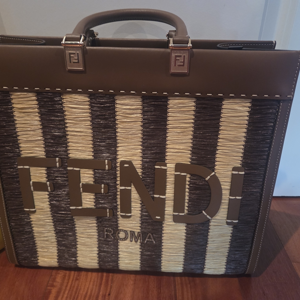 Auth Fendi Med SUNSHINE Bag NEW - Picture 2 of 9
